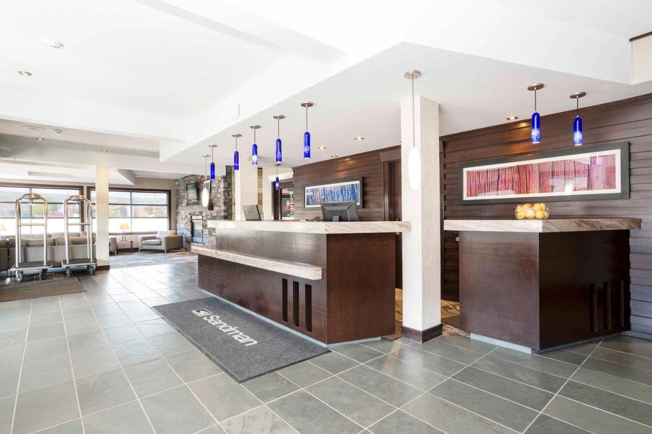Sandman Hotel & Suites Prince George Exteriör bild